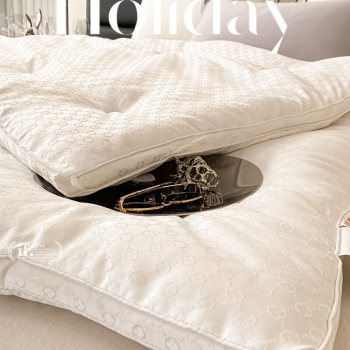 91家纺网 家纺一手货源 找家纺 伊被源 2023新款亲肤磨毛提花冬被被子被芯-四叶草 白色