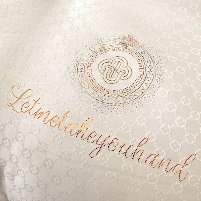 91家纺网 家纺一手货源 找家纺 伊被源 2023新款亲肤磨毛提花冬被被子被芯-四叶草 白色