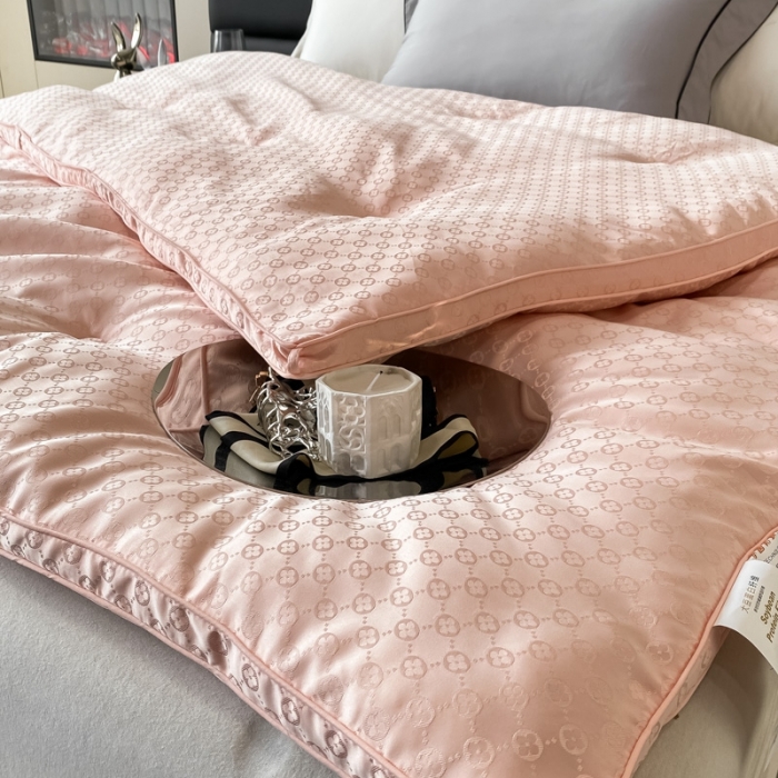 91家纺网 家纺一手货源 找家纺 伊被源 2023新款亲肤磨毛提花冬被被子被芯-四叶草 粉色