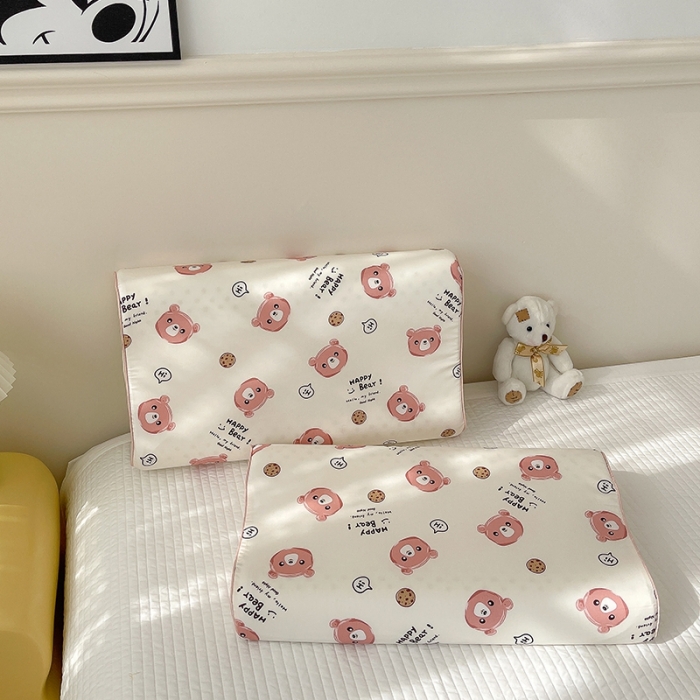 91家纺网 家纺一手货源 找家纺 良佐生活 2023新款A类60支全棉贡缎乳胶枕枕套 开心熊 粉