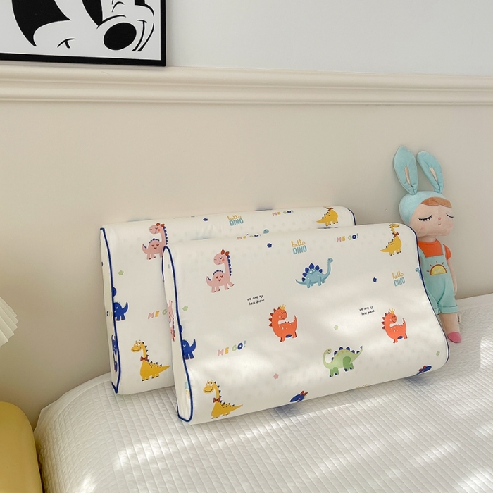 91家纺网 家纺一手货源 找家纺 良佐生活 2023新款A类60支全棉贡缎乳胶枕枕套 恐龙乐园