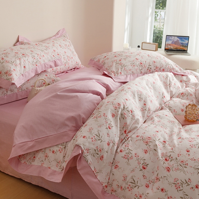 91家纺网 家纺一手货源 找家纺 简宜家居 2023新款纯棉全棉斜纹小清新宽边四件套 花忆粉