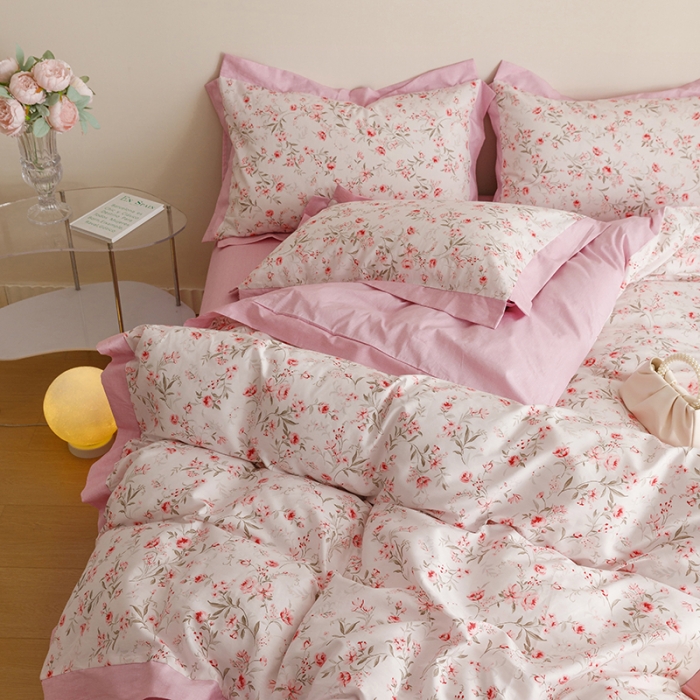 91家纺网 家纺一手货源 找家纺 简宜家居 2023新款纯棉全棉斜纹小清新宽边四件套 花忆粉