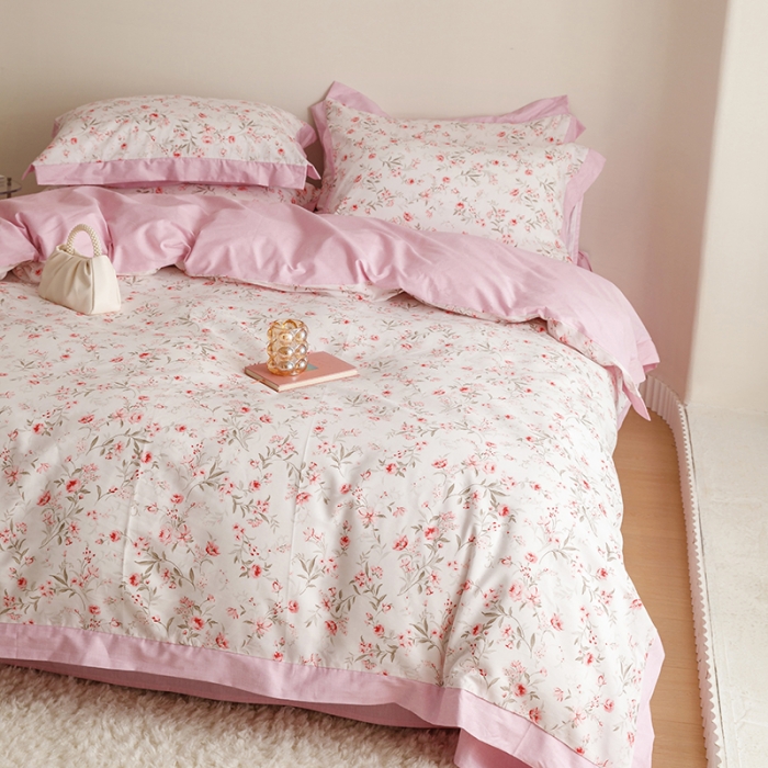 91家纺网 家纺一手货源 找家纺 简宜家居 2023新款纯棉全棉斜纹小清新宽边四件套 花忆粉