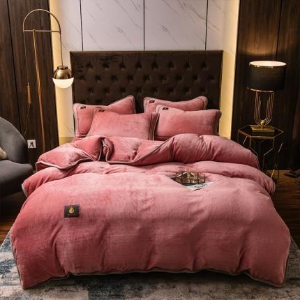 91家纺网 家纺一手货源 找家纺 Y-DGN 2023秋冬纯色牛奶绒黑金系列四件套 胭脂红