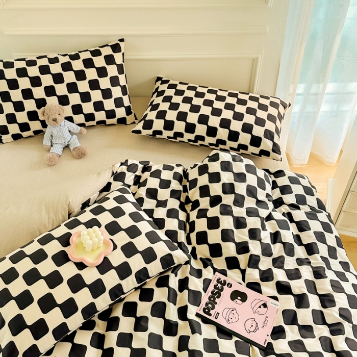 91家纺网 家纺一手货源 找家纺 星巴k家纺 2023全棉13372花卉印花简约四件套棋盘格