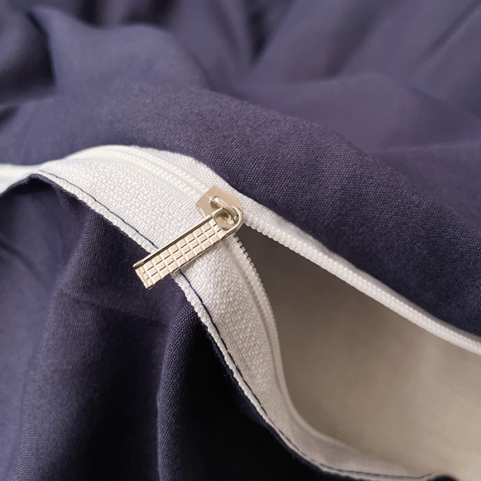 91家纺网 家纺一手货源 找家纺 贝拉梦 2023款亲肤棉纯色拼色治 愈系四件套 深空蓝+波尔多红