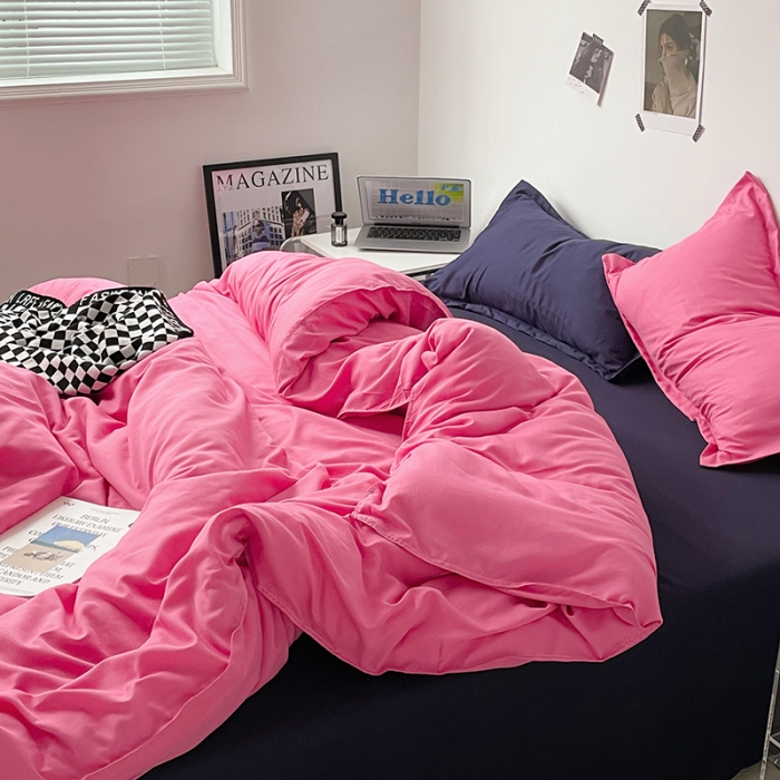 91家纺网 家纺一手货源 找家纺 贝拉梦 2023款亲肤棉纯色拼色治 愈系四件套 树莓红+深空蓝