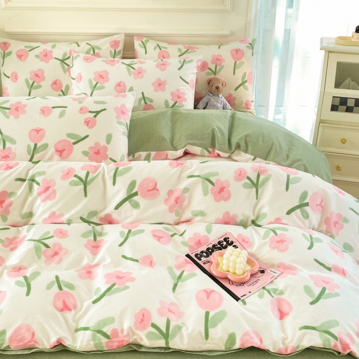 91家纺网 家纺一手货源 找家纺 星巴k家纺 2023全棉13372花卉印花简约四件套蜜茶花