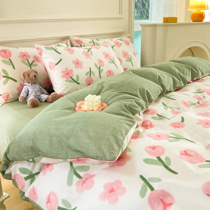 91家纺网 家纺一手货源 找家纺 星巴k家纺 2023全棉13372花卉印花简约四件套蜜茶花