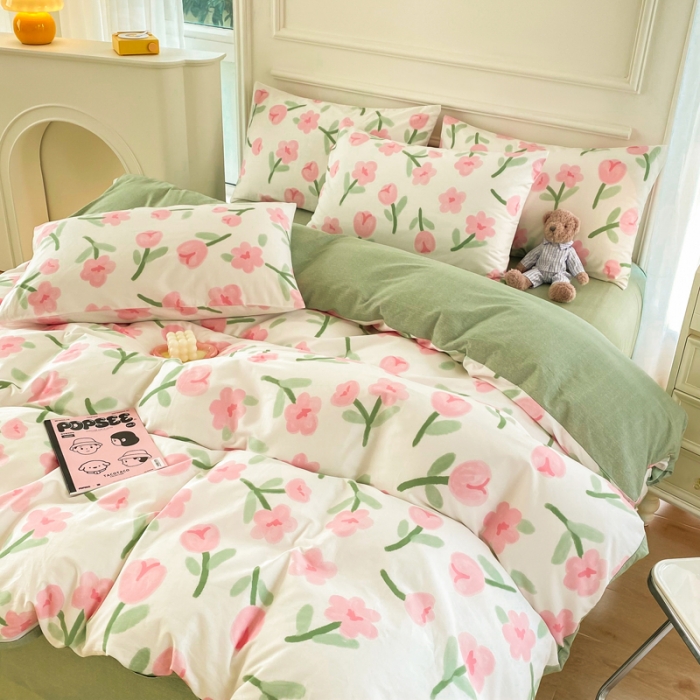 91家纺网 家纺一手货源 找家纺 星巴k家纺 2023全棉13372花卉印花简约四件套蜜茶花