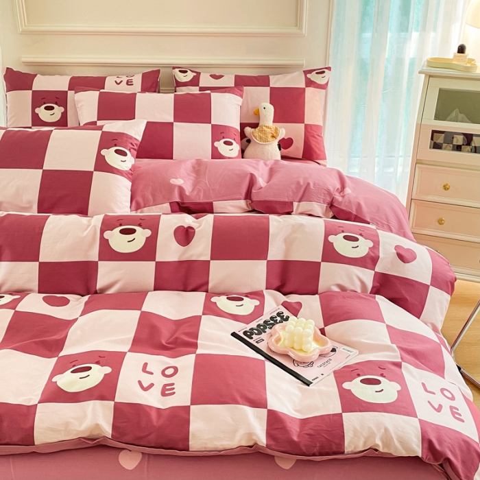 91家纺网 家纺一手货源 找家纺 星巴k家纺 2023全棉13372花卉印花简约四件套草莓熊