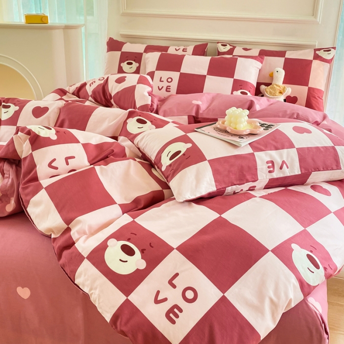 91家纺网 家纺一手货源 找家纺 星巴k家纺 2023全棉13372花卉印花简约四件套草莓熊