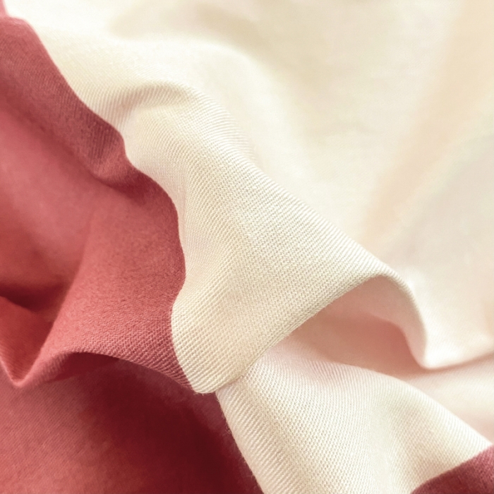 91家纺网 家纺一手货源 找家纺 星巴k家纺 2023全棉13372花卉印花简约四件套草莓熊