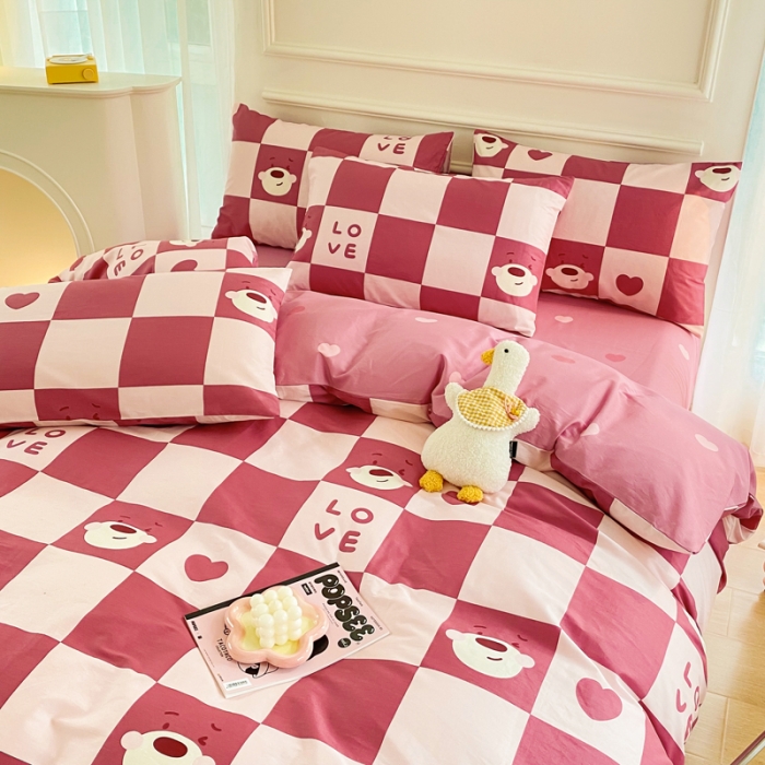 91家纺网 家纺一手货源 找家纺 星巴k家纺 2023全棉13372花卉印花简约四件套草莓熊