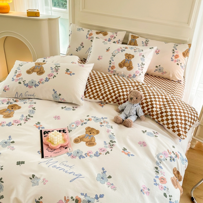 91家纺网 家纺一手货源 找家纺 星巴k家纺 2023全棉13372花卉印花简约四件套花环熊