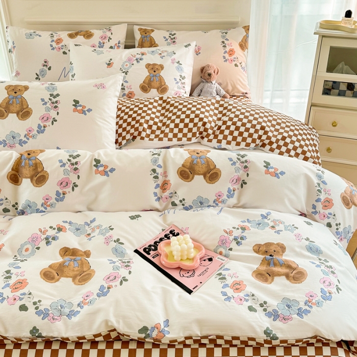 91家纺网 家纺一手货源 找家纺 星巴k家纺 2023全棉13372花卉印花简约四件套花环熊