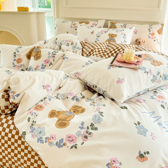 91家纺网 家纺一手货源 找家纺 星巴k家纺 2023全棉13372花卉印花简约四件套花环熊