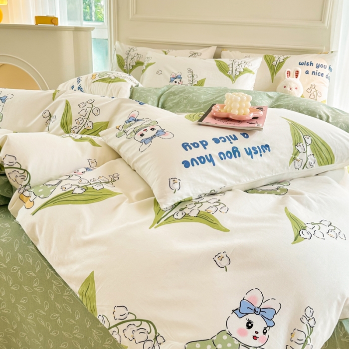 91家纺网 家纺一手货源 找家纺 星巴k家纺 2023全棉13372花卉印花简约四件套铃兰兔