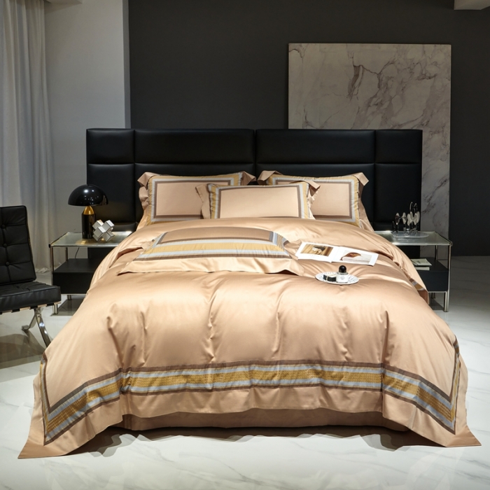 91家纺网 家纺一手货源 找家纺 榻尚 2023新款数码拼接匹马经典四件套-维多利亚 金色