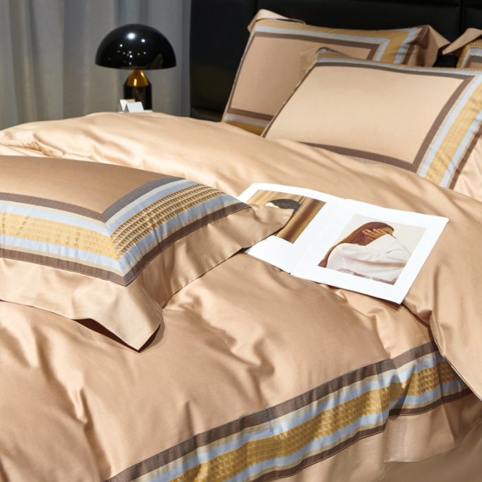 91家纺网 家纺一手货源 找家纺 榻尚 2023新款数码拼接匹马经典四件套-维多利亚 金色