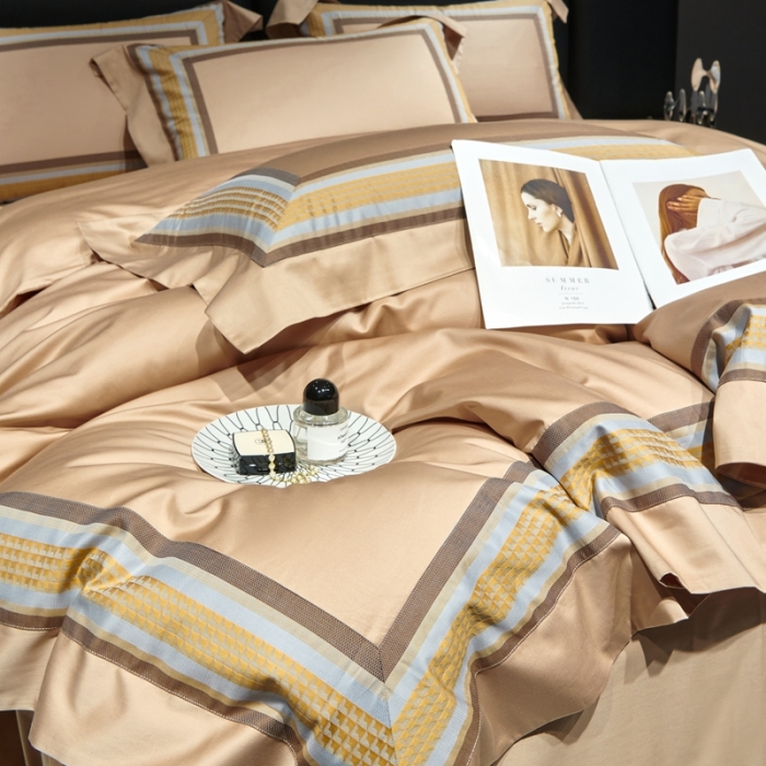 91家纺网 家纺一手货源 找家纺 榻尚 2023新款数码拼接匹马经典四件套-维多利亚 金色