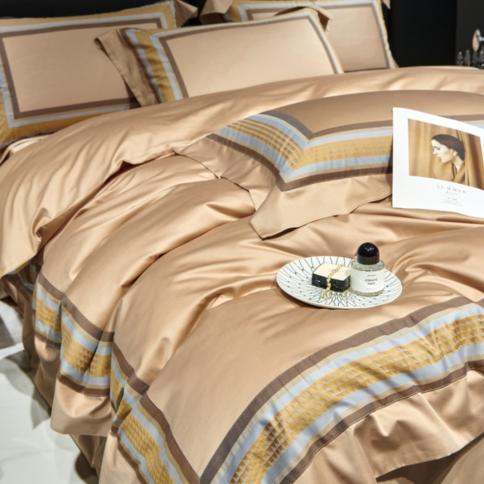 91家纺网 家纺一手货源 找家纺 榻尚 2023新款数码拼接匹马经典四件套-维多利亚 金色