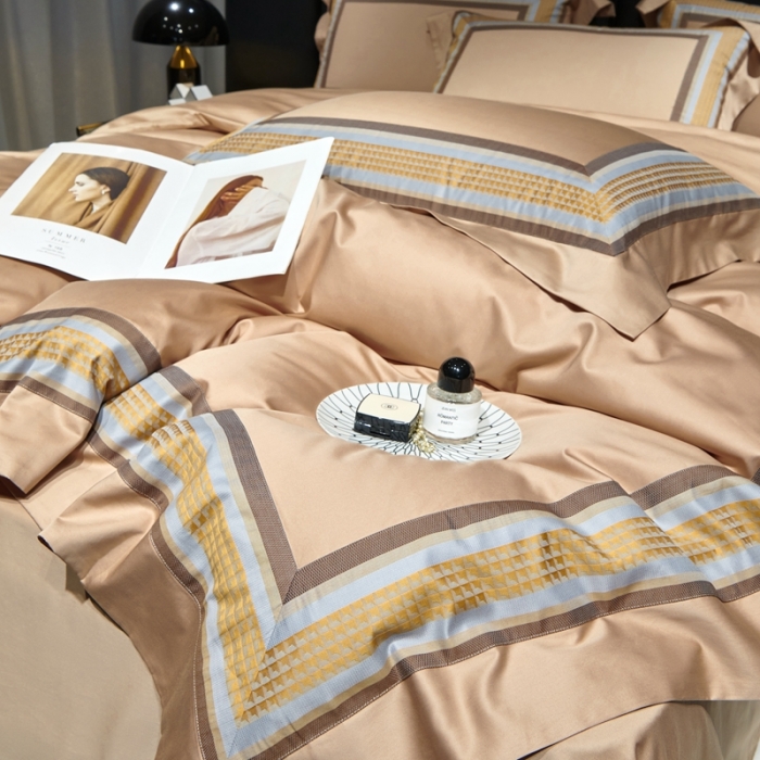 91家纺网 家纺一手货源 找家纺 榻尚 2023新款数码拼接匹马经典四件套-维多利亚 金色