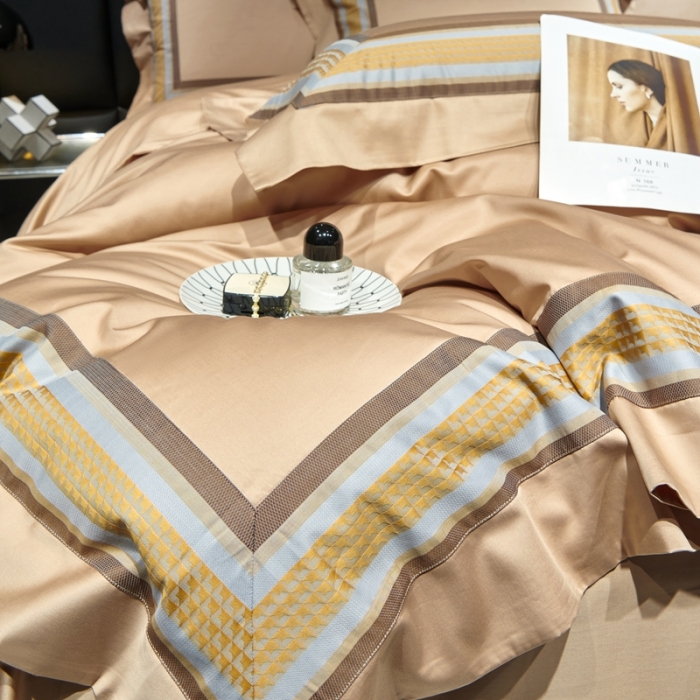 91家纺网 家纺一手货源 找家纺 榻尚 2023新款数码拼接匹马经典四件套-维多利亚 金色