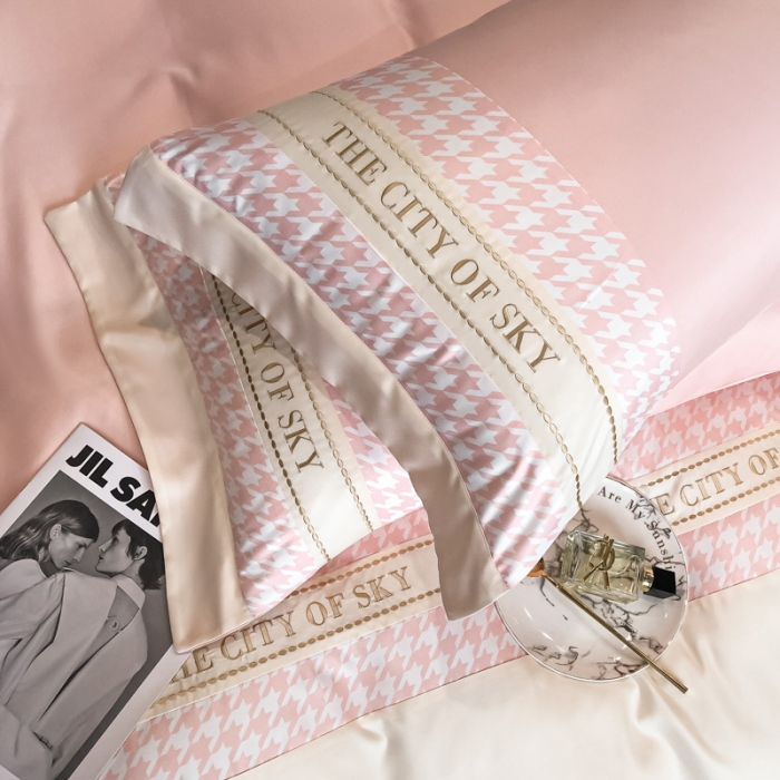 91家纺网 家纺一手货源 找家纺 麦空2025新款水洗真丝刺绣千鸟格四件套-天空之城系列玫瑰粉