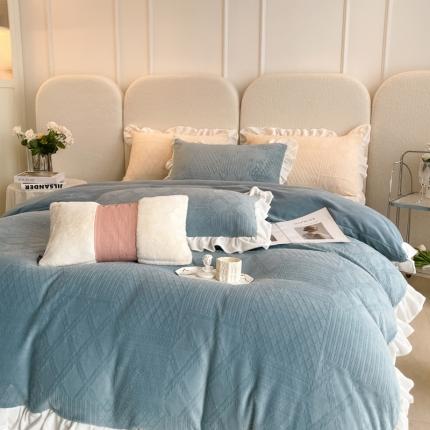 91家纺网 家纺一手货源 找家纺 沐慕 2023新款泡芙暖绒花边立体剪花牛奶绒四件套 泡芙-墨蓝