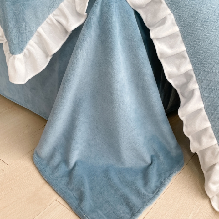 91家纺网 家纺一手货源 找家纺 沐慕 2023新款泡芙暖绒花边立体剪花牛奶绒四件套 泡芙-墨蓝