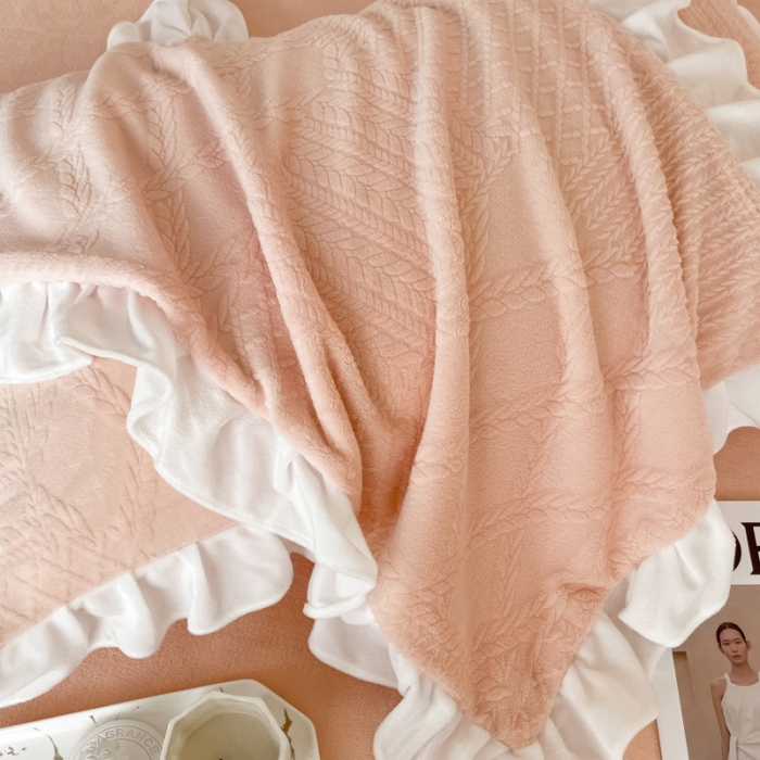 91家纺网 家纺一手货源 找家纺 沐慕 2023新款泡芙暖绒花边立体剪花牛奶绒四件套 泡芙-暖玉