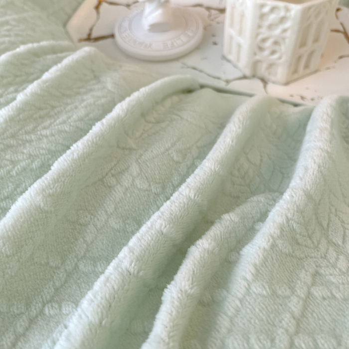 91家纺网 家纺一手货源 找家纺 沐慕 2023新款泡芙暖绒花边立体剪花牛奶绒四件套 泡芙-水绿