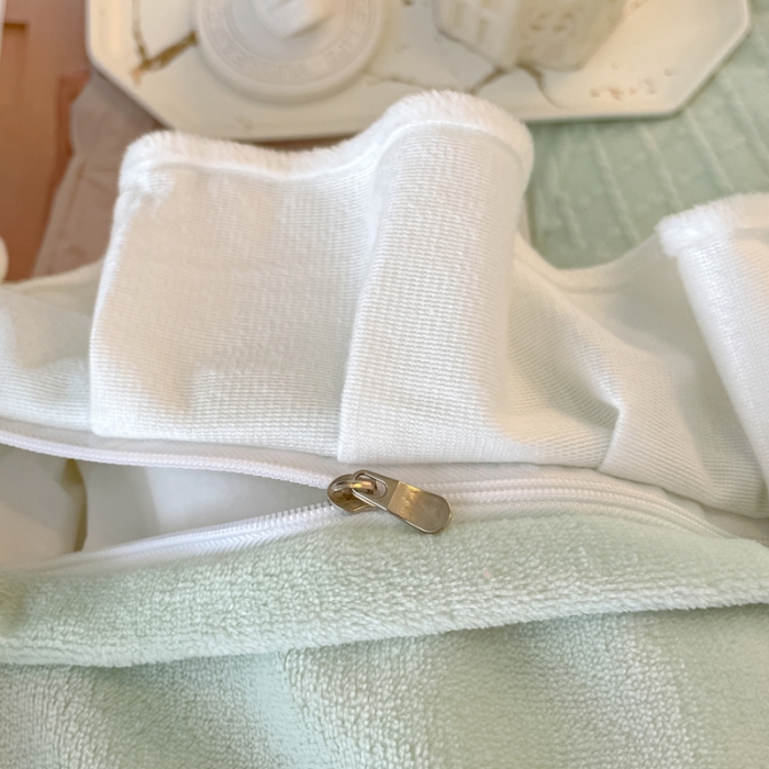 91家纺网 家纺一手货源 找家纺 沐慕 2023新款泡芙暖绒花边立体剪花牛奶绒四件套 泡芙-水绿