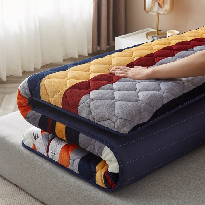 91家纺网 家纺一手货源 找家纺 优莱床垫 2024新款新款牛奶绒记忆棉床垫 蓝条