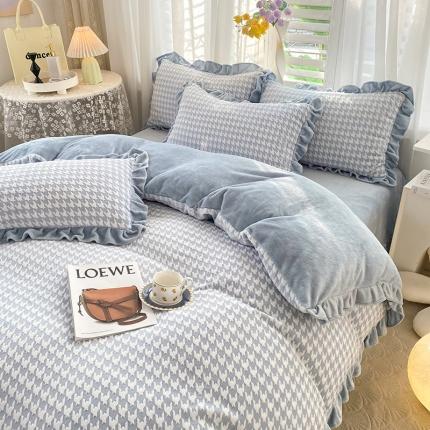 91家纺网 家纺一手货源 找家纺 （总）小主驾到 2023秋冬新款千鸟格牛奶绒花边四件套