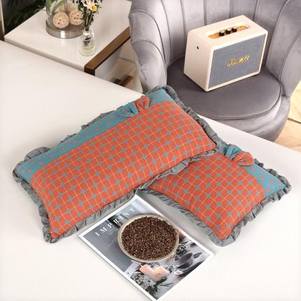 91家纺网 家纺一手货源 找家纺 明星 2023新款纯棉荞麦枕头双层纱布拼接花边荞麦壳枕头芯 纱布花边枕橘红