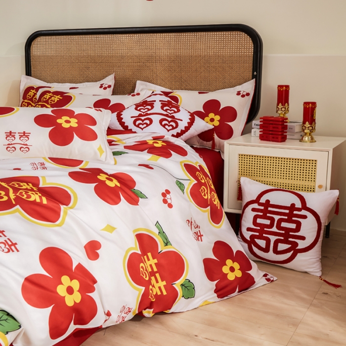 91家纺网 家纺一手货源 找家纺 啊雅家居 2025新款大红婚庆数码印花床单款床笠款四件套 花囍