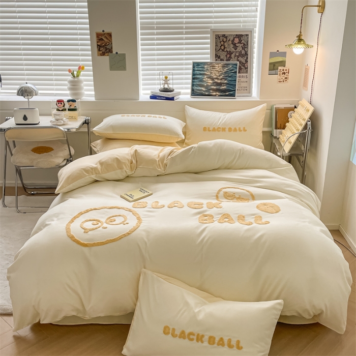 91家纺网 家纺一手货源 找家纺 眠帛家纺 2023新款水洗棉毛巾绣四件套煤球系列 煤球奶黄