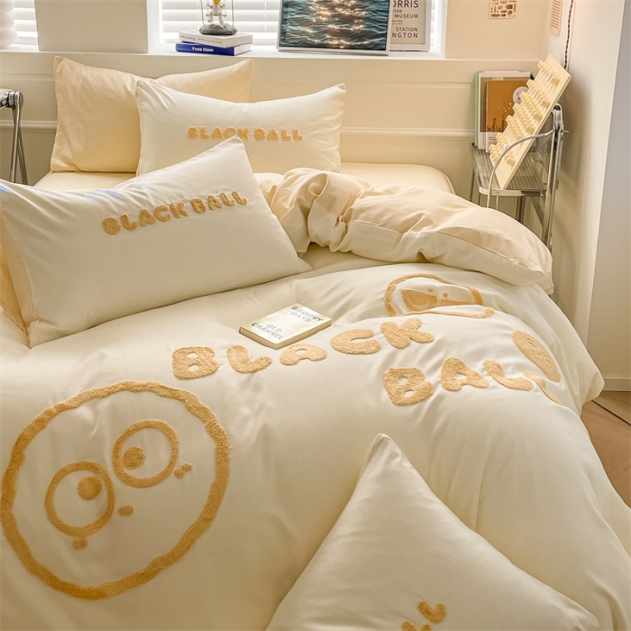 91家纺网 家纺一手货源 找家纺 眠帛家纺 2023新款水洗棉毛巾绣四件套煤球系列 煤球奶黄