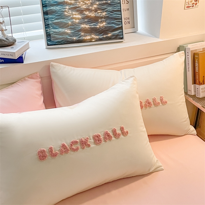 91家纺网 家纺一手货源 找家纺 眠帛家纺 2023新款水洗棉毛巾绣四件套煤球系列 煤球奶油粉