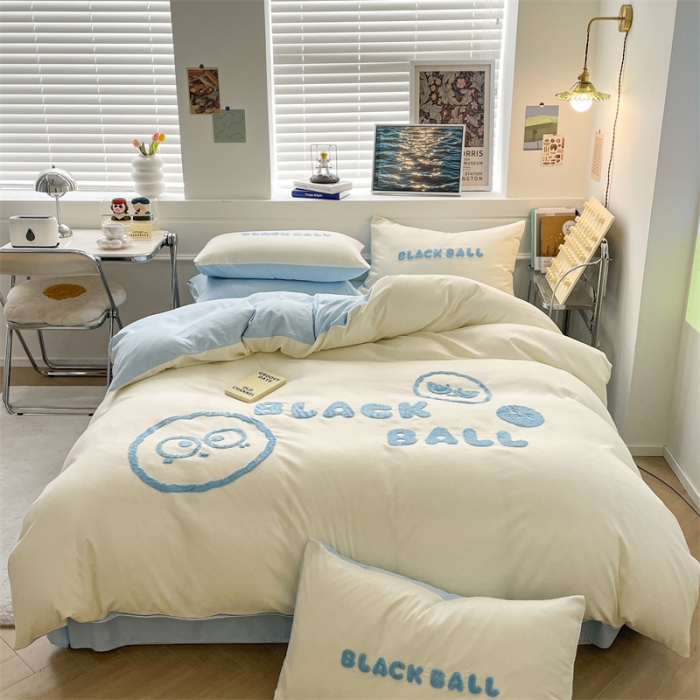 91家纺网 家纺一手货源 找家纺 眠帛家纺 2023新款水洗棉毛巾绣四件套煤球系列 煤球天空蓝