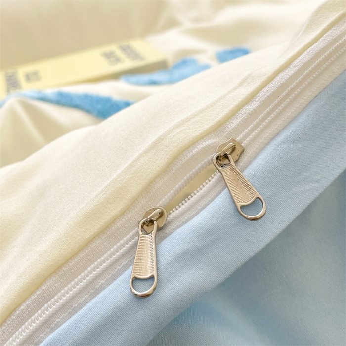 91家纺网 家纺一手货源 找家纺 眠帛家纺 2023新款水洗棉毛巾绣四件套煤球系列 煤球天空蓝