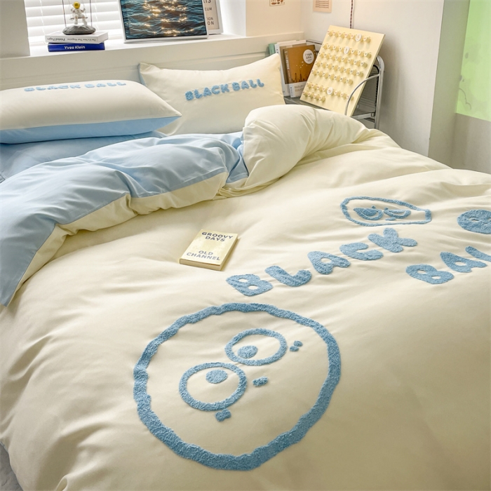 91家纺网 家纺一手货源 找家纺 眠帛家纺 2023新款水洗棉毛巾绣四件套煤球系列 煤球天空蓝
