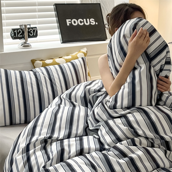 91家纺网 家纺一手货源 找家纺 眠帛家纺 2023新款极简色织水洗棉印花四件套 夏日黑白