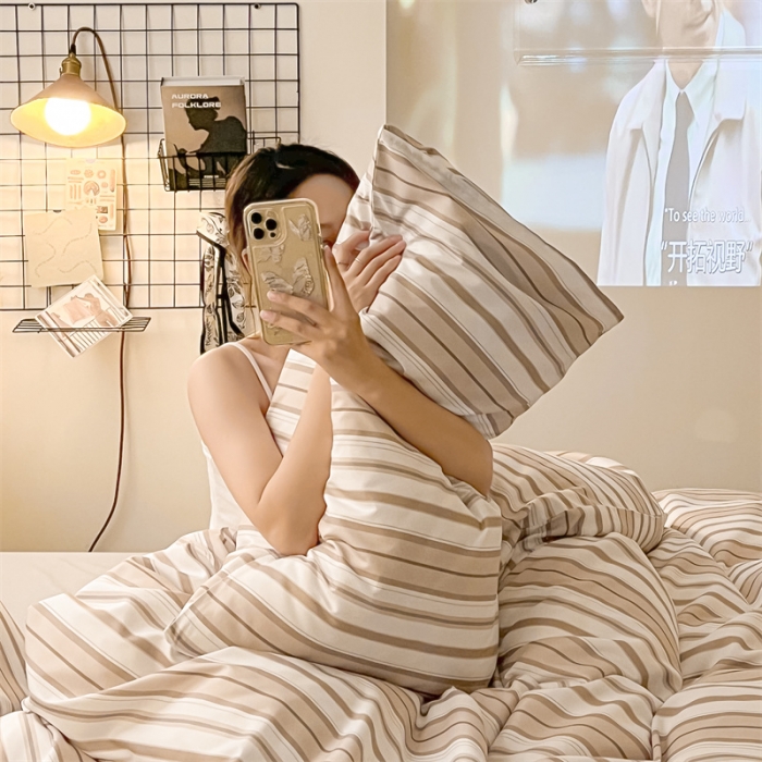 91家纺网 家纺一手货源 找家纺 眠帛家纺 2023新款极简色织水洗棉印花四件套 夏日驼