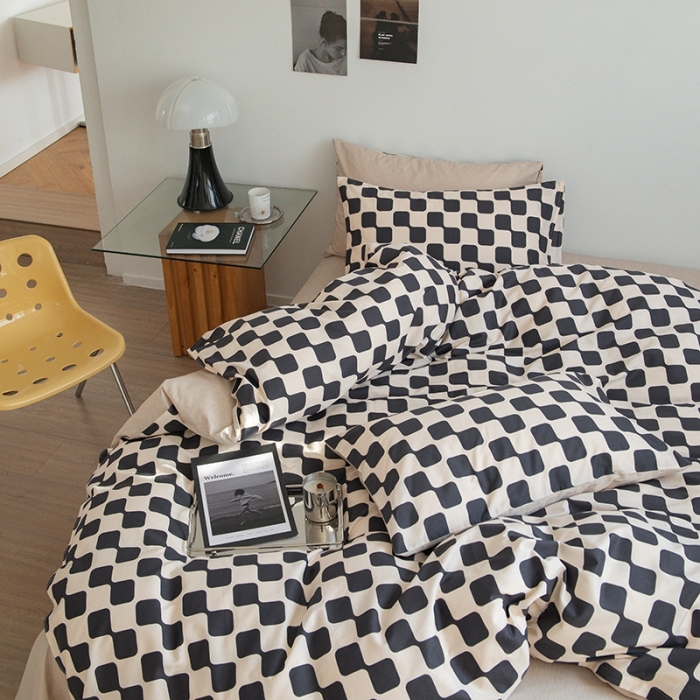 91家纺网 家纺一手货源 找家纺 呗旺鹿 2023新款13372舒适极简休闲风全棉纯棉印花四件套 黑米格