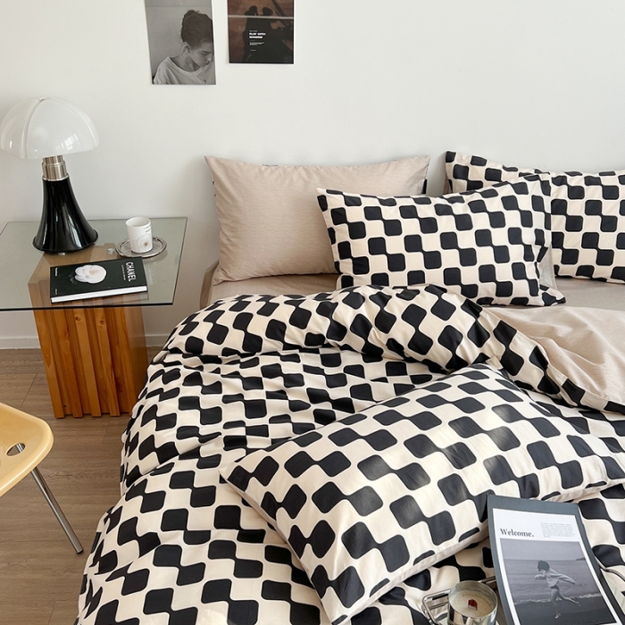 91家纺网 家纺一手货源 找家纺 呗旺鹿 2023新款13372舒适极简休闲风全棉纯棉印花四件套 黑米格