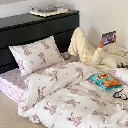 91家纺网 家纺一手货源 找家纺 六巷胡同 2023新款ins童趣系列卡通全棉四件套 爱心兔